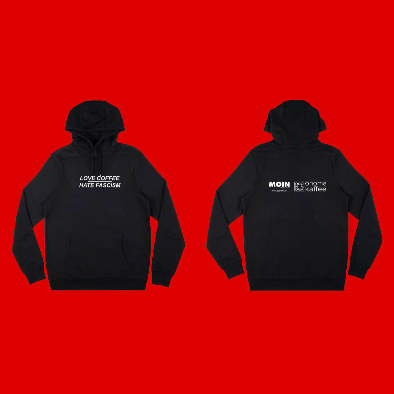 Pullover vor rotem Hintergrund.